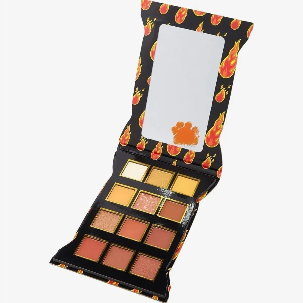 N/A vibrant eyeshadow